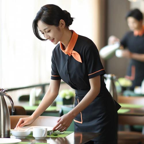 光影之间的服务艺术 酒店餐饮服务图片背后的专业内涵